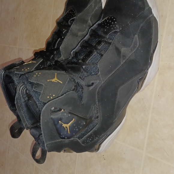 Jordan Tru flights - Picture 4 of 9